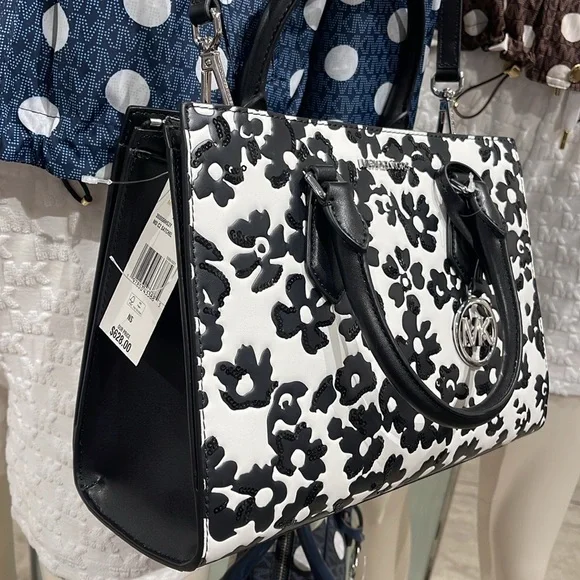 Michael Kors Sheila Medium Sequined Floral Print CZ Satchel
Black
NWT - Picture 14 of 16